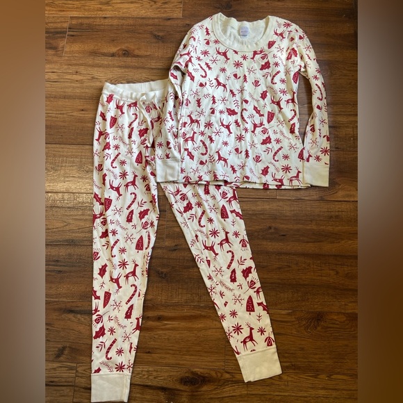 Hanna Andersson Other - HANNA ANDERSSON Pajama Set Women’s Size Medium Top Pants Holiday Reindeer cotton